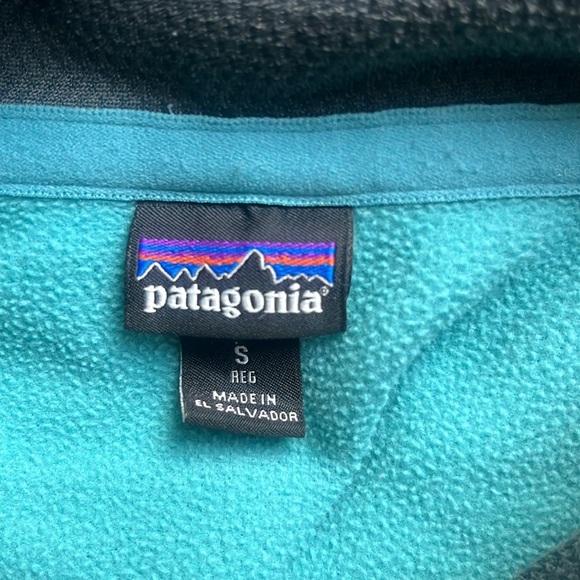 Host Pick - Patagonia Turquoise Hoodie with Yellow Logo - Picture 9 of 9